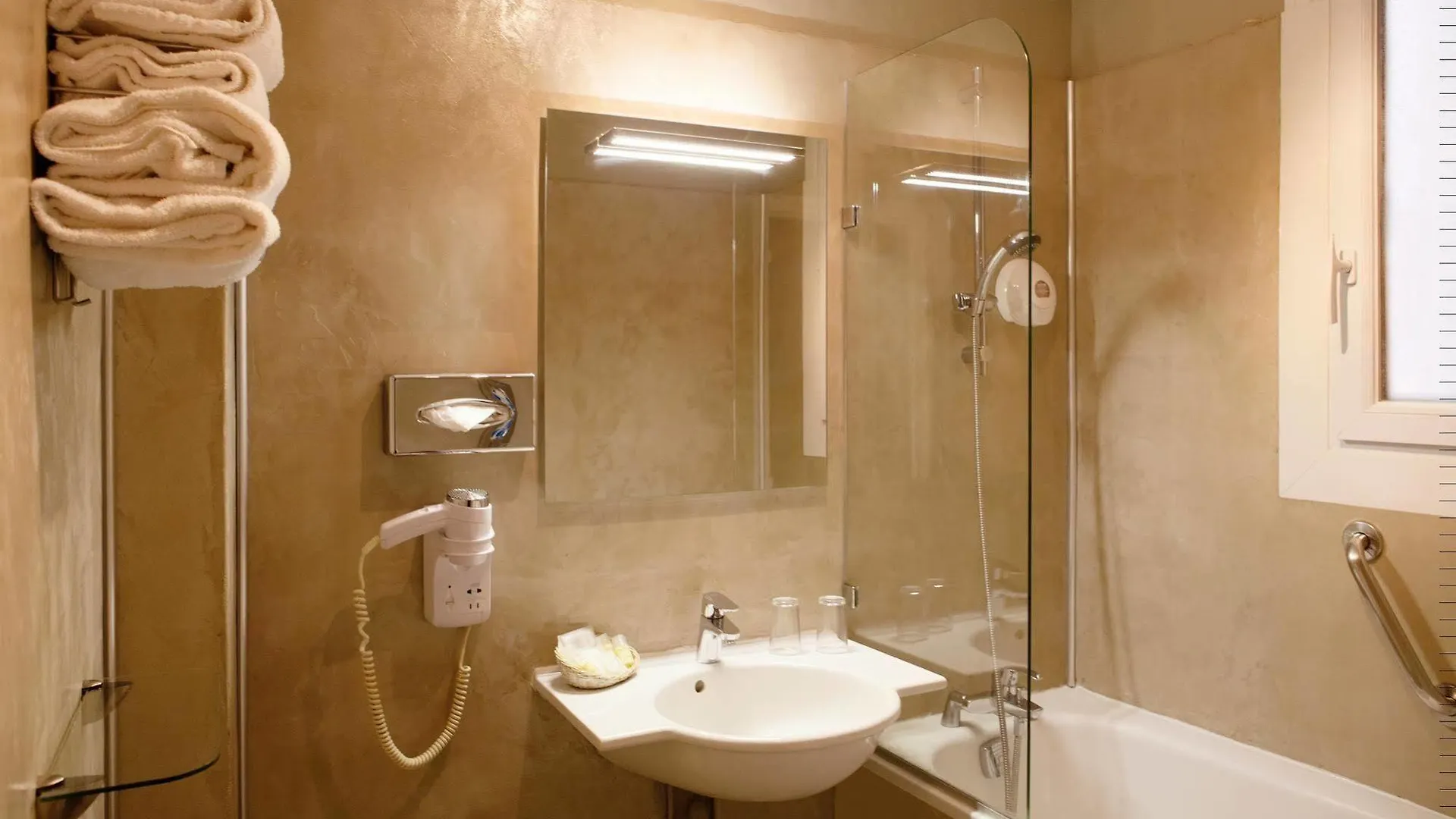 Hotel De La Motte Picquet Paris